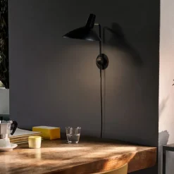 Tripod Wall Lamp HM12