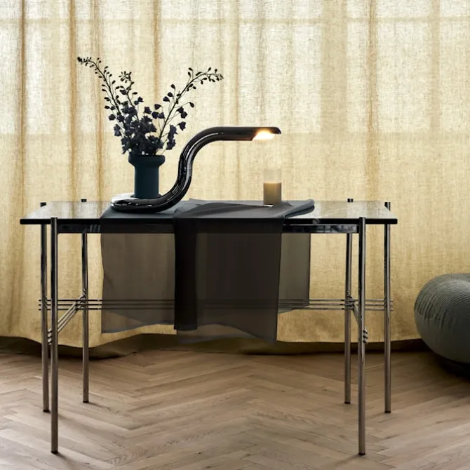 TS skrivebord svart