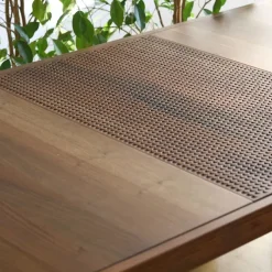 Unna Table