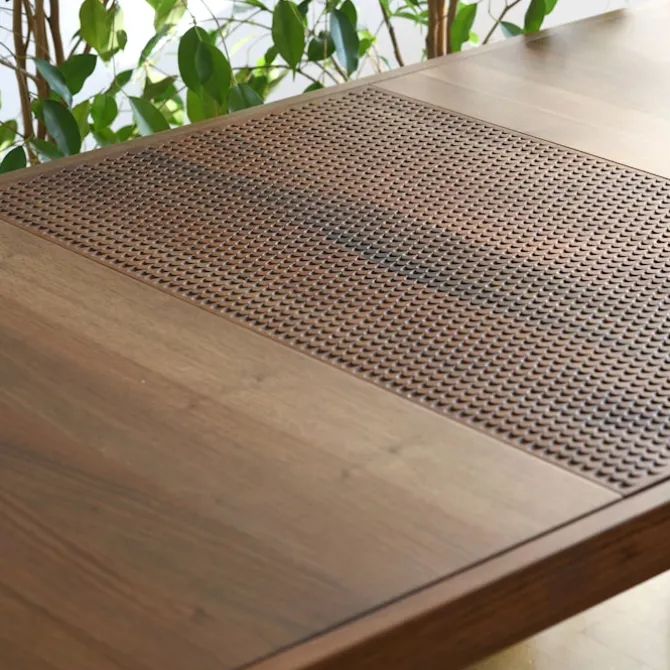 Unna Table
