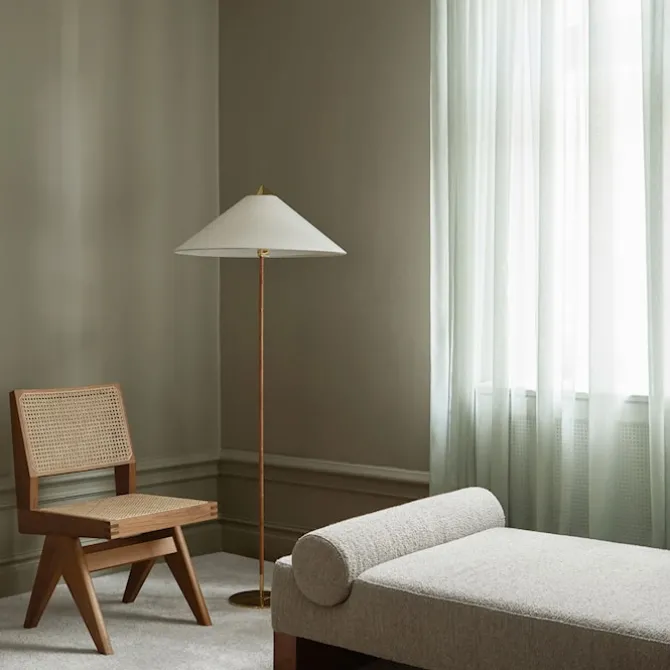 V Daybed