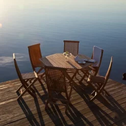 Viken spisestue med spisebord og 6 stoler