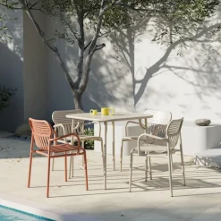 Week-End Chair With Armrests