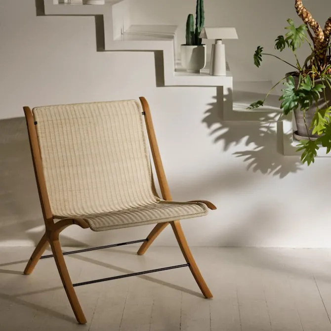 X Lounge Chair HM10